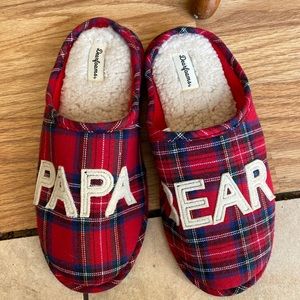Men’s slippers.